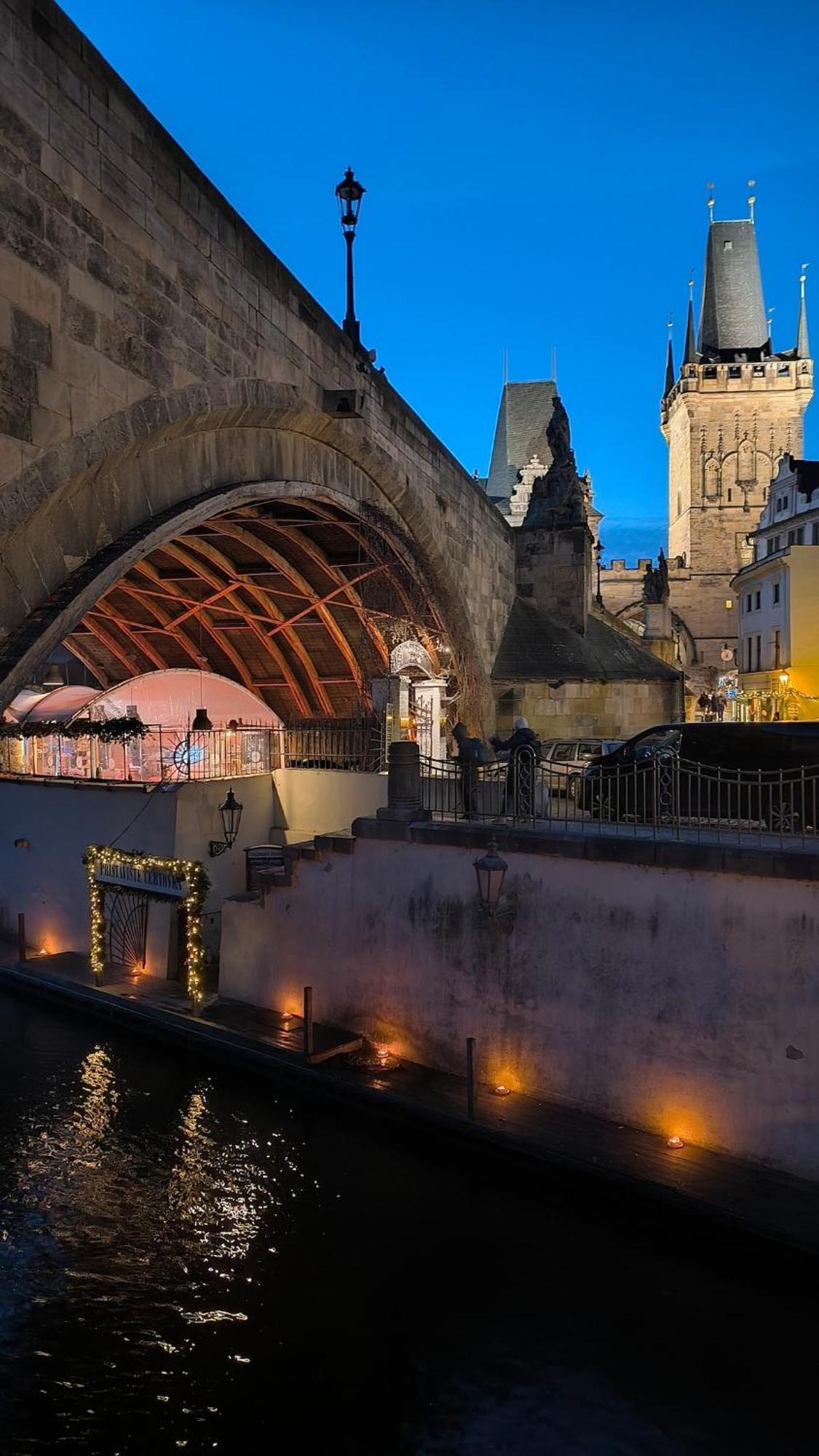 Daire Duplex 165m2 With Views Only 30 Seconds To Charles Bridge Prag