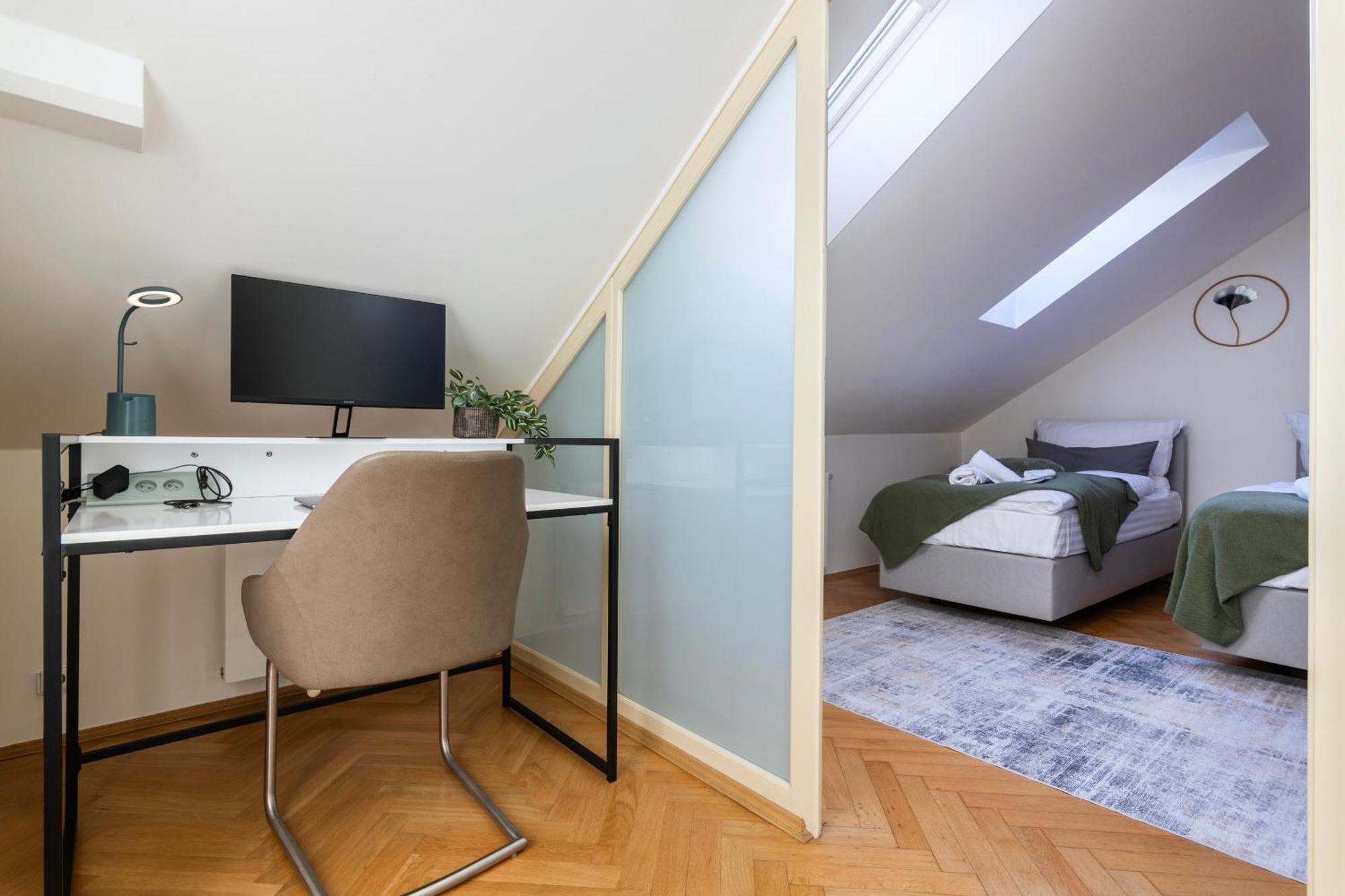 Daire Duplex 165m2 With Views Only 30 Seconds To Charles Bridge