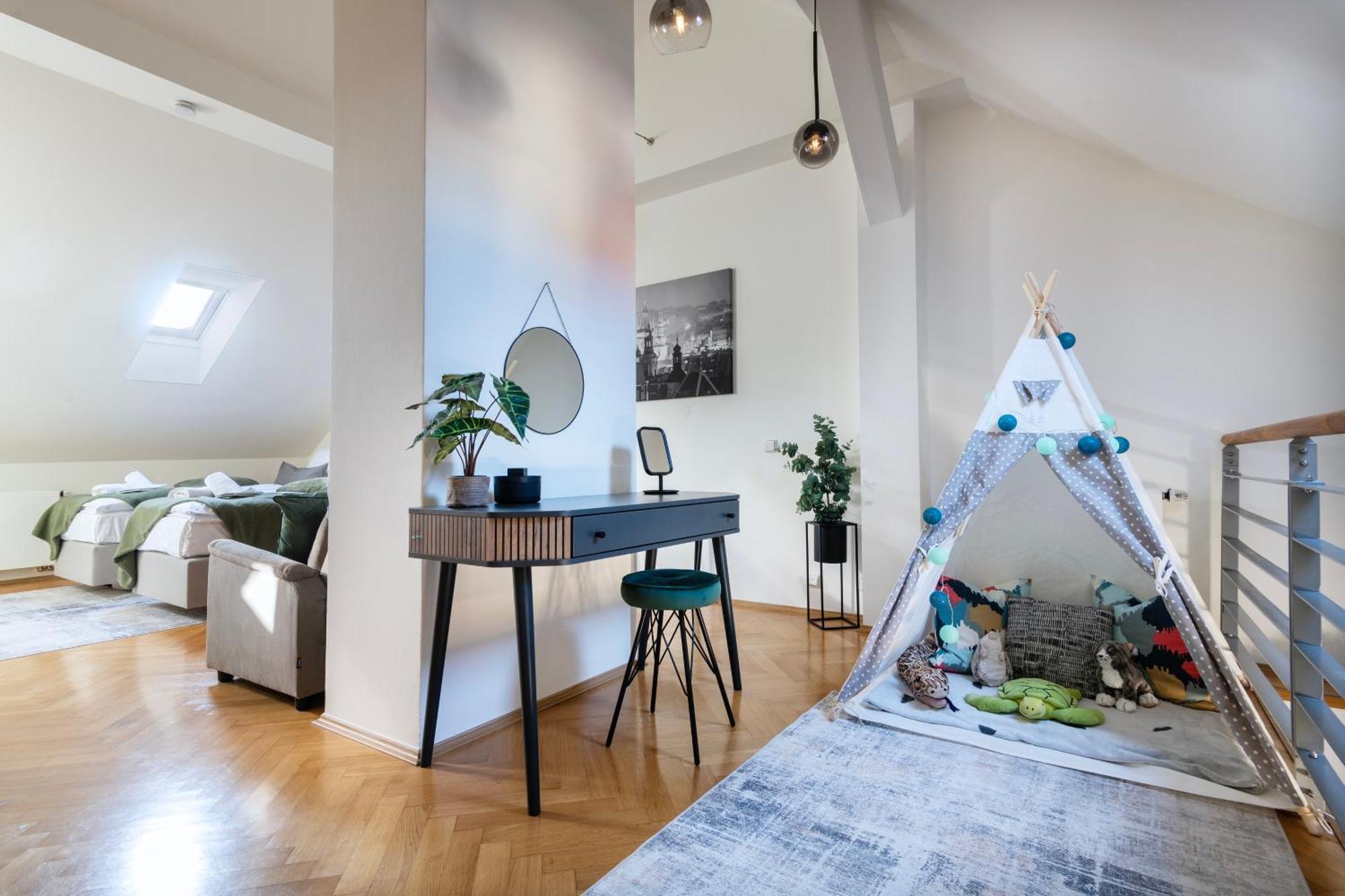 Duplex 165m2 With Views Only 30 Seconds To Charles Bridge Daire Prag