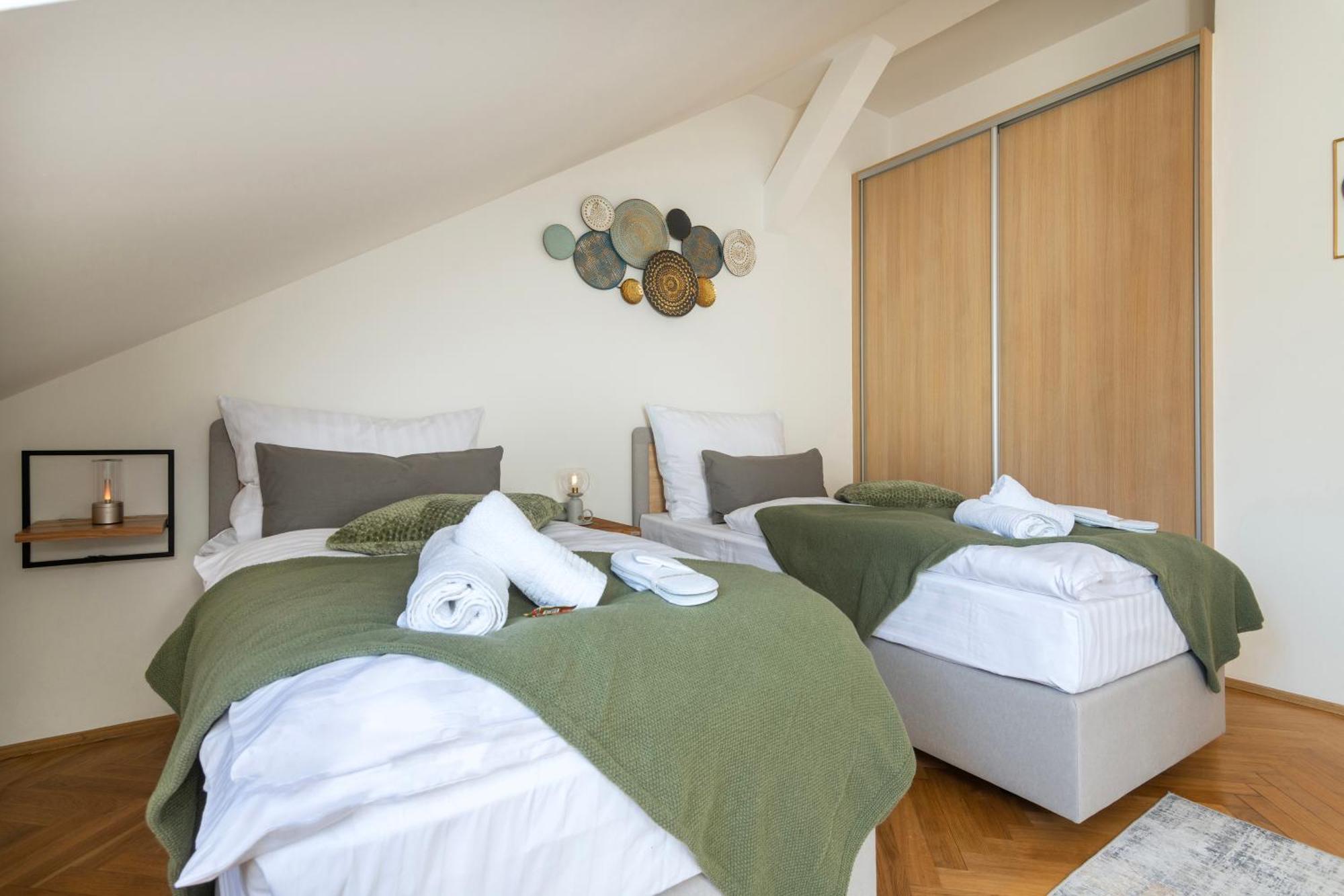 Daire Duplex 165m2 With Views Only 30 Seconds To Charles Bridge Prag