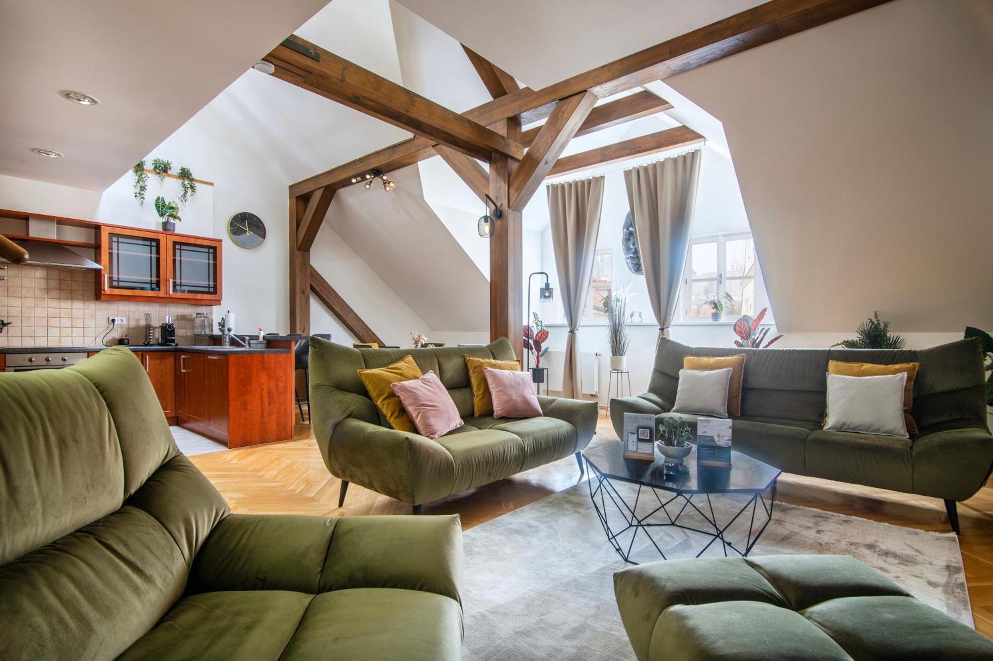 Duplex 165m2 With Views Only 30 Seconds To Charles Bridge * Prag